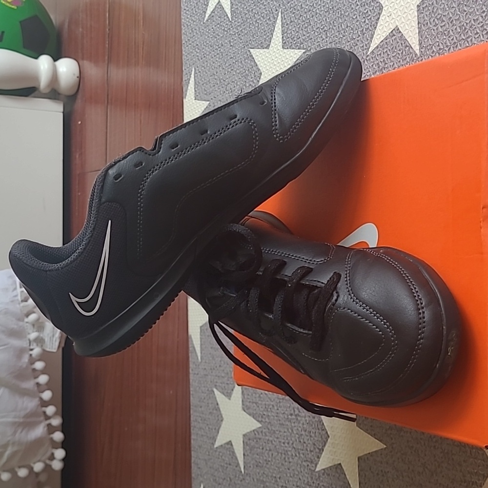 Nike Jr. Tiempo Legend 9 club in all black